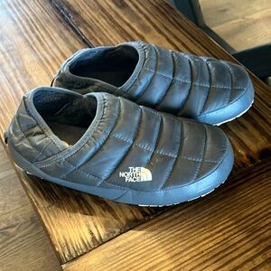 North Face indoor/outdoor slip on shoes